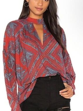 Free People Women’s sz S oversized Neck Choker Blouse